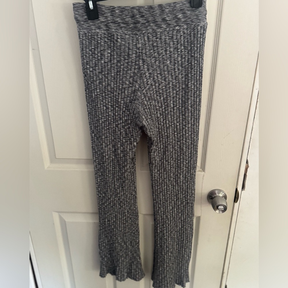 Athleta Revolve Pants Womens Small Petite Gray Ribbed Knit Wide Leg Soft Lounge - Picture 4 of 10